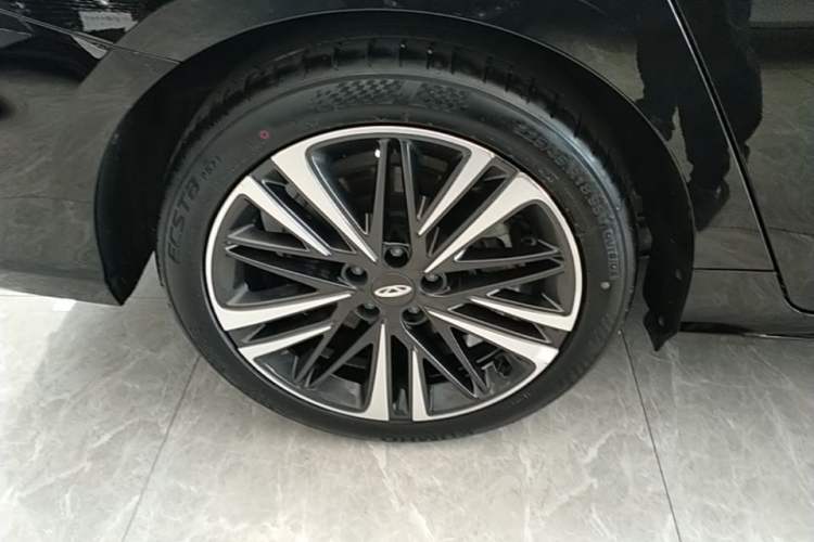 Used Chery Arrizo 8 2025 2.0T DCT Sport Exterior 5