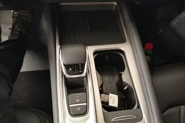 Used Chery Arrizo 8 2025 2.0T DCT Sport Gear Lever