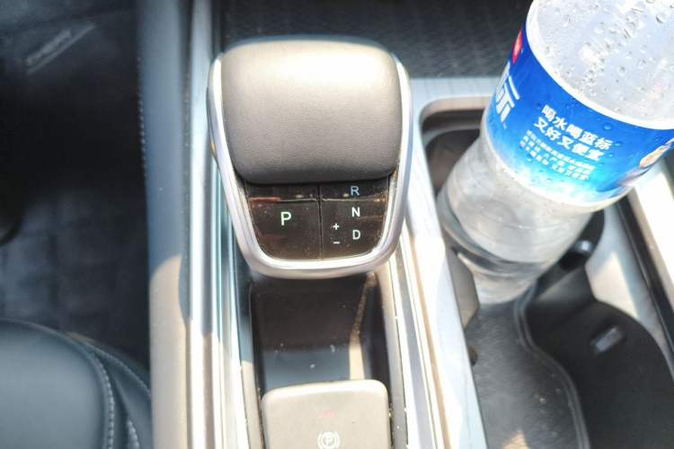 Used Chery Arrizo 8 2025 2.0T DCT Sport Gear Lever