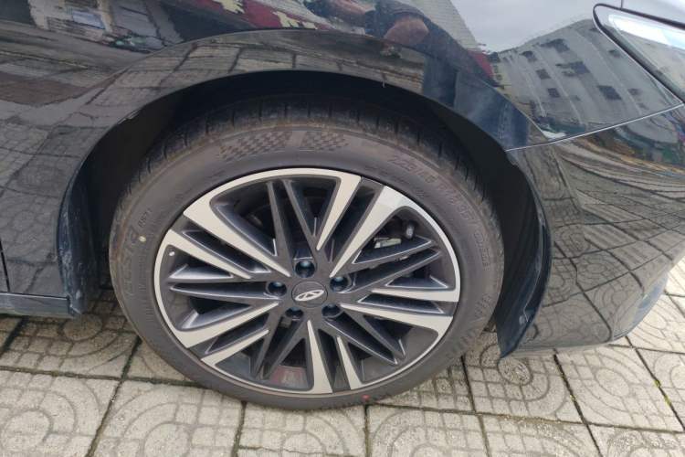 Used Chery Arrizo 8 2025 2.0T DCT Sport Right Front Wheel Hub