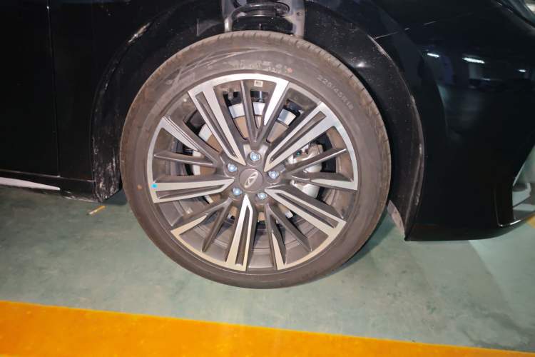 Used Chery Arrizo 8 2025 1.6T DCT Rui Right Front Wheel Hub