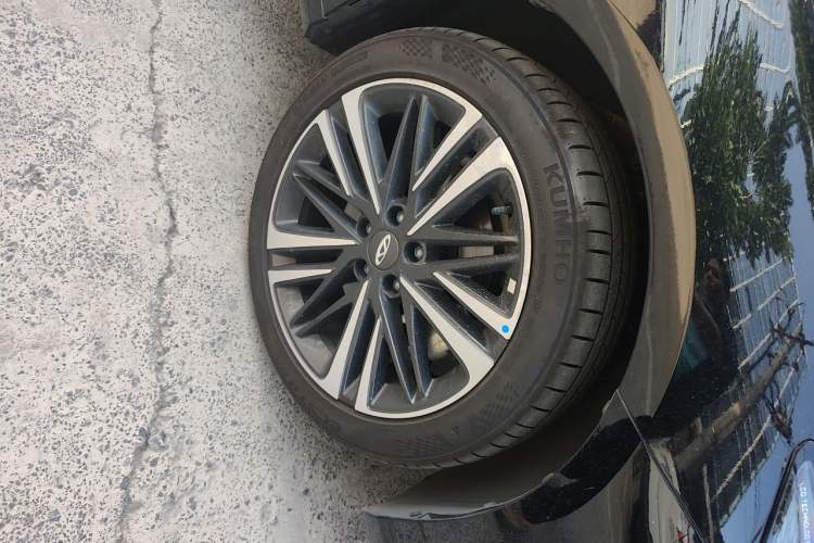 Used Chery Arrizo 8 2025 2.0T DCT Sport Right Front Wheel Hub
