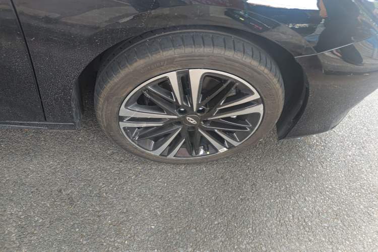 Used Chery Arrizo 8 2025 2.0T DCT Sport Right Front Wheel Hub