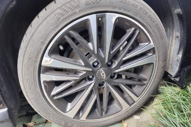 Used Chery Arrizo 8 2025 2.0T DCT Sport Right Front Wheel Hub