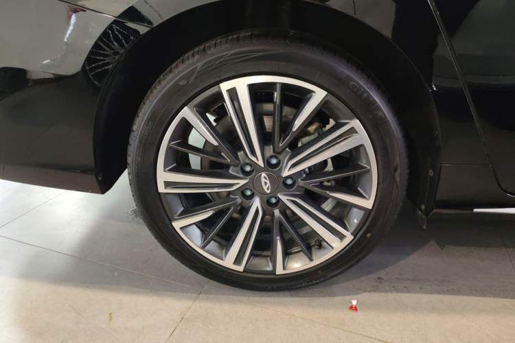 Used Chery Arrizo 8 2025 1.6T DCT Smart Right Rear Wheel Hub