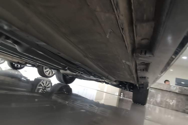 Used Chery Arrizo 8 2025 2.0T DCT Sport Right Side Sill