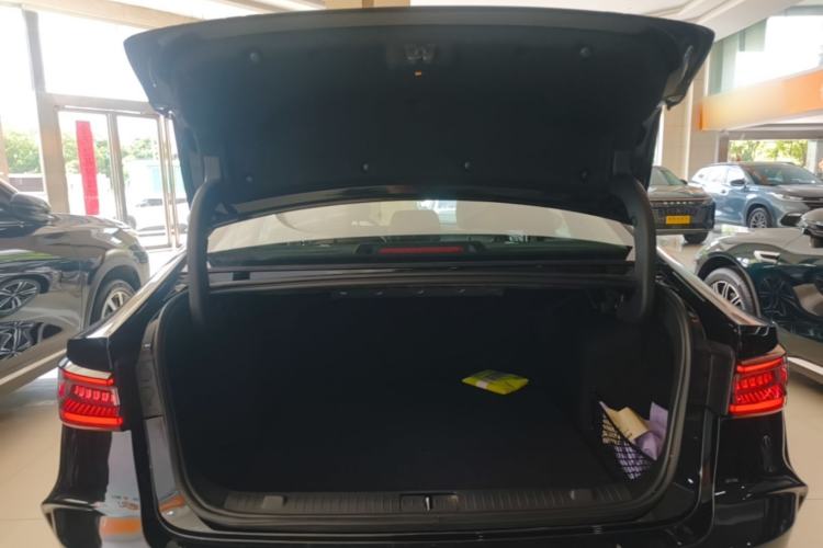 Used Chery Arrizo 8 2025 2.0T DCT Sport Trunk