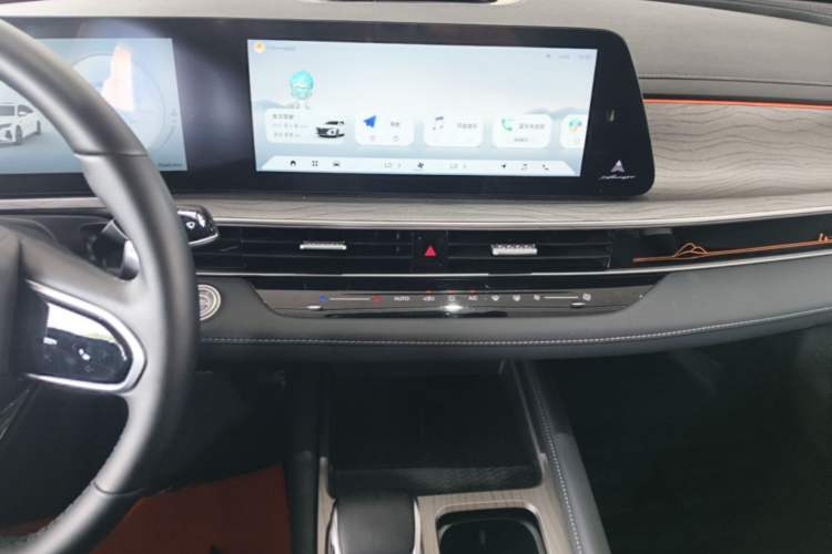 Used Chery Arrizo 8 2025 2.0T DCT Sport Audio And AC Panel