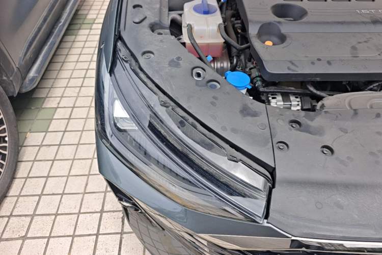Used Chery Arrizo 8 2025 1.6T DCT Rui Engine Bay Right