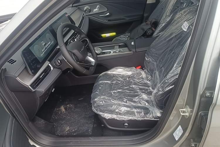 Used Chery Arrizo 8 2025 2.0T DCT Sport Left Front Seat