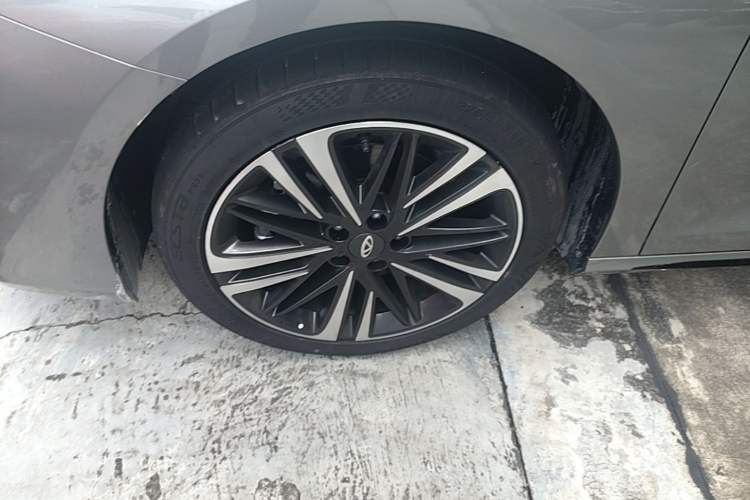 Used Chery Arrizo 8 2025 2.0T DCT Sport Left Front Wheel Hub