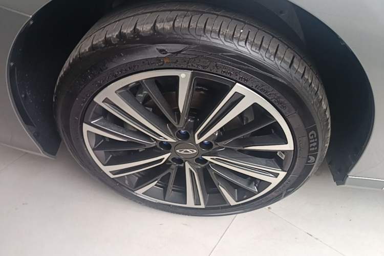 Used Chery Arrizo 8 2025 1.6T DCT Rui Left Front Wheel Hub
