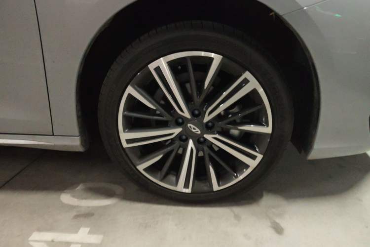 Used Chery Arrizo 8 2025 1.6T DCT Smart Right Front Wheel Hub