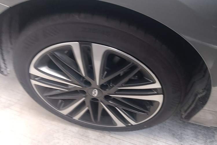 Used Chery Arrizo 8 2025 2.0T DCT Sport Right Rear Wheel Hub