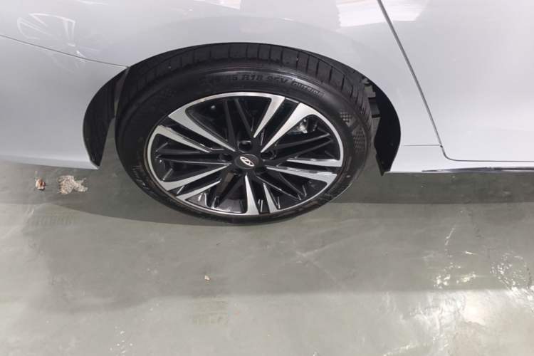 Used Chery Arrizo 8 2025 2.0T DCT Sport Right Rear Wheel Hub