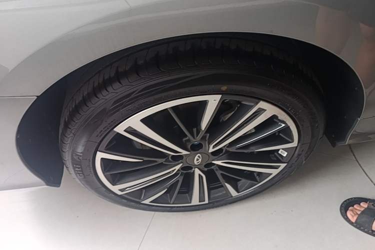 Used Chery Arrizo 8 2025 1.6T DCT Rui Right Rear Wheel Hub