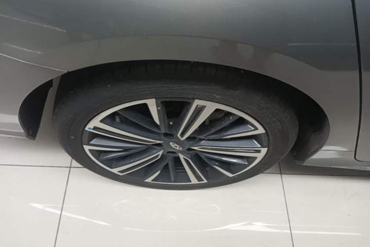 Used Chery Arrizo 8 2025 1.6T DCT Smart Right Rear Wheel Hub