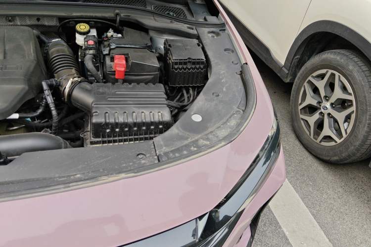 Used Chery Arrizo 8 2025 2.0T DCT Sport Engine Bay Left