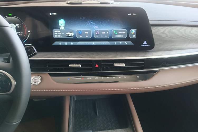 Used Chery Arrizo 8 2025 2.0T Automatic Yu+ Audio And AC Panel