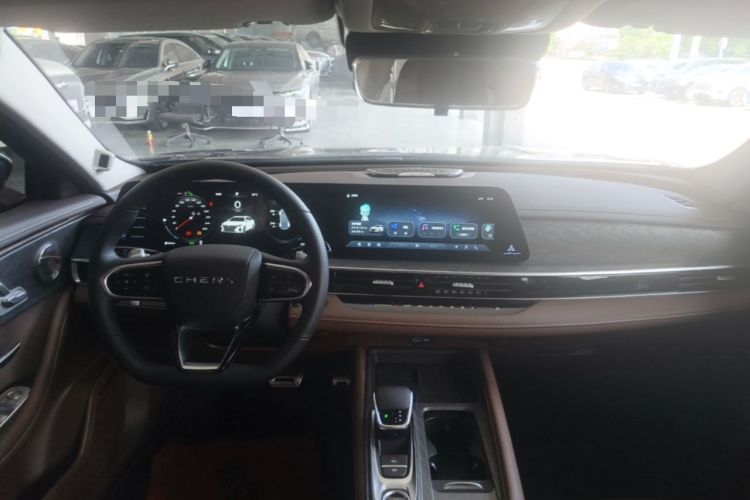 Used Chery Arrizo 8 2025 2.0T Automatic Yu+ Center Console