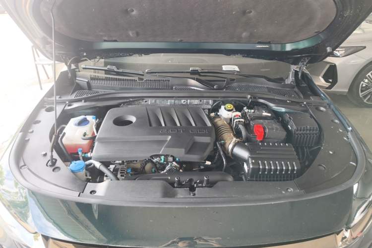 Used Chery Arrizo 8 2025 2.0T Automatic Yu+ Engine Bay