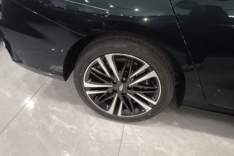 Used Chery Arrizo 8 2025 2.0T DCT Sport Exterior 2