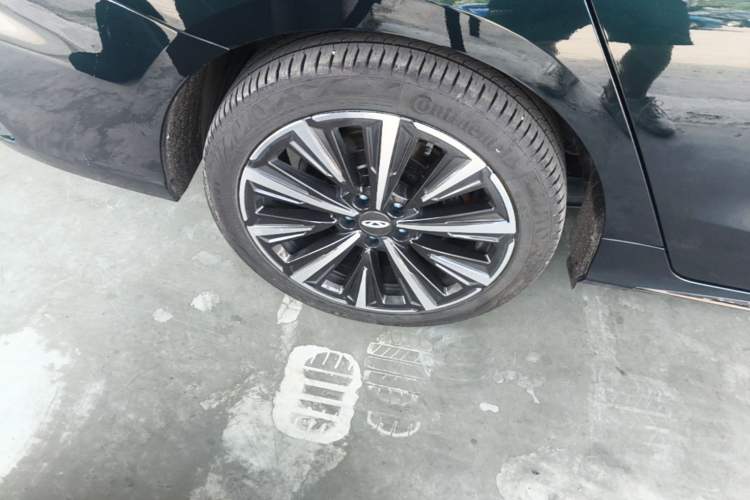 Used Chery Arrizo 8 2025 2.0T Automatic Yu+ Right Rear Wheel Hub