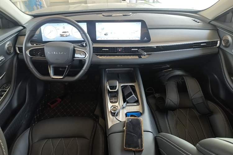 Used Chery Arrizo 8 2025 1.6T DCT Rui Center Console