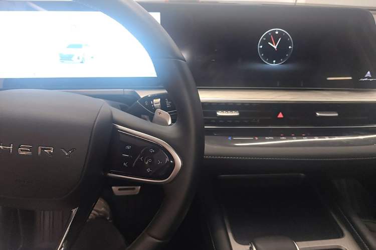 Used Chery Arrizo 8 2025 2.0T DCT Sport Center Console