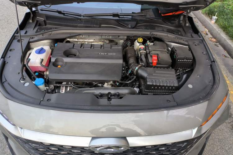 Used Chery Arrizo 8 2025 1.6T DCT Smart Engine Bay