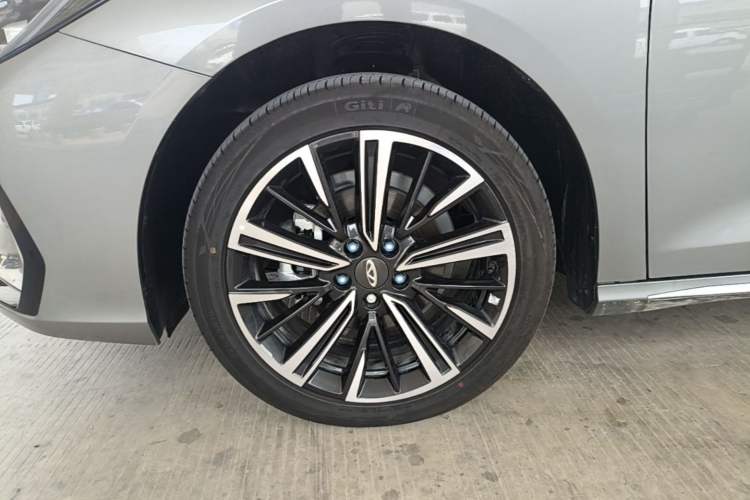 Used Chery Arrizo 8 2025 1.6T DCT Rui Left Front Wheel Hub