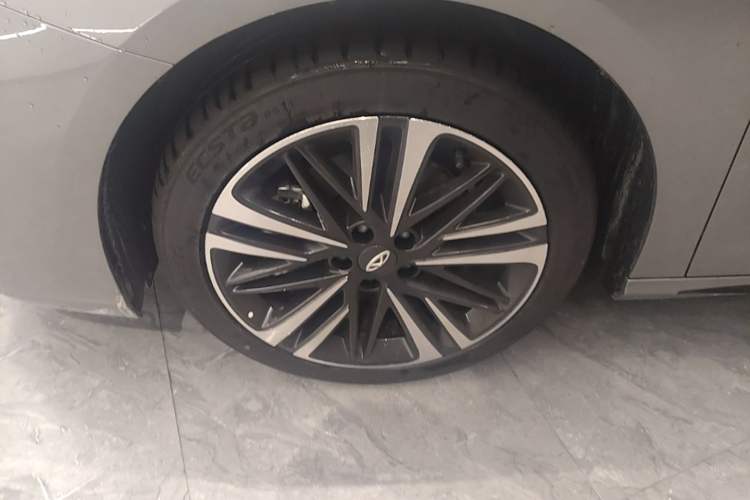 Used Chery Arrizo 8 2025 2.0T DCT Sport Left Front Wheel Hub