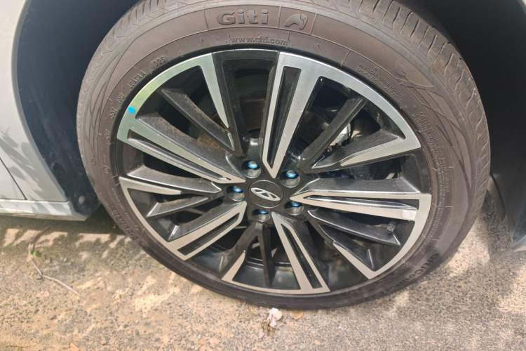 Used Chery Arrizo 8 2025 1.6T DCT Excellence Edition Right Front Wheel Hub