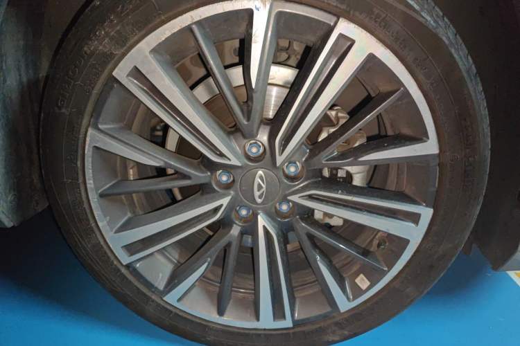Used Chery Arrizo 8 2025 1.6T DCT Rui Right Front Wheel Hub