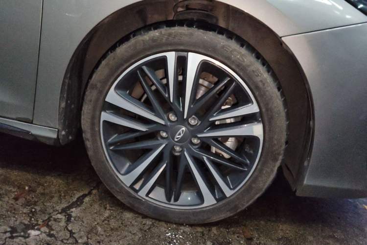 Used Chery Arrizo 8 2025 2.0T DCT Sport Right Front Wheel Hub