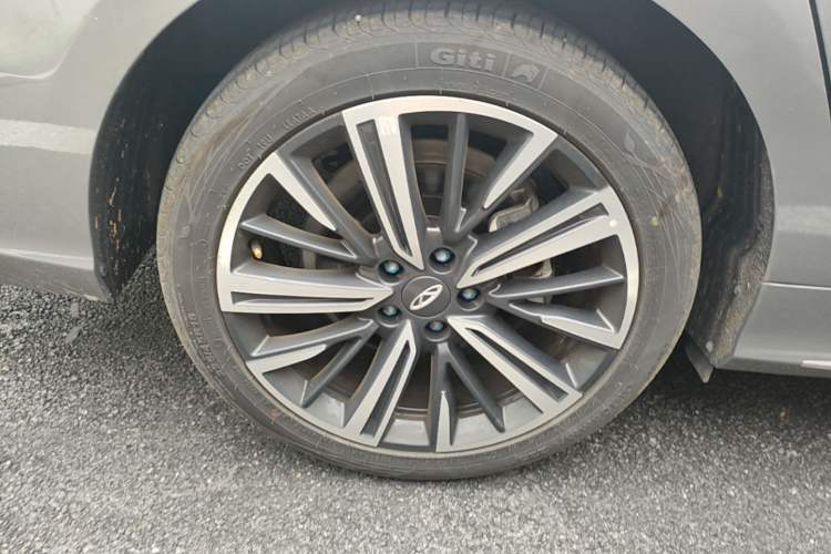 Used Chery Arrizo 8 2025 1.6T DCT Rui Right Rear Wheel Hub