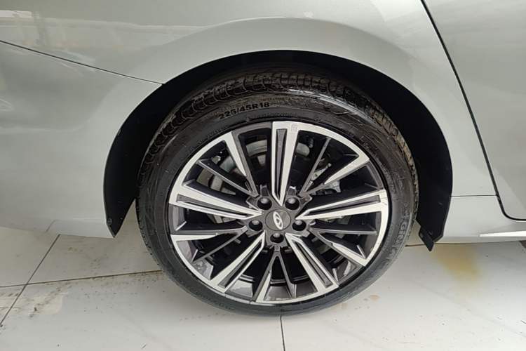 Used Chery Arrizo 8 2025 1.6T DCT Rui Right Rear Wheel Hub
