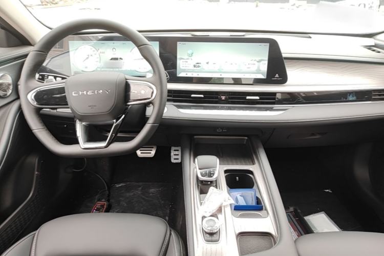 Used Chery Arrizo 8 2025 2.0T DCT Sport Center Console