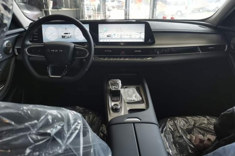 Used Chery Arrizo 8 2025 1.6T DCT Smart Center Console