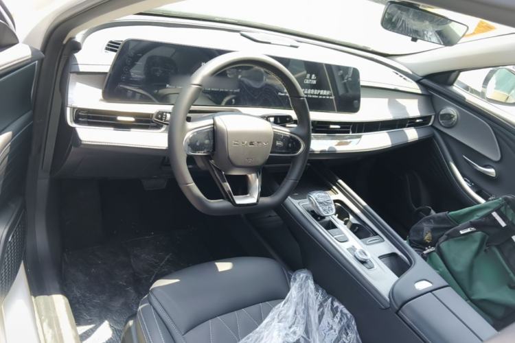 Used Chery Arrizo 8 2025 1.6T DCT Smart Center Console