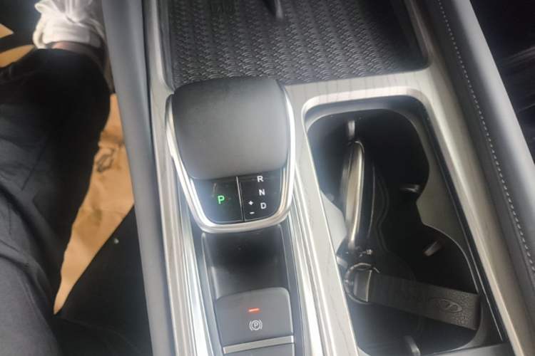 Used Chery Arrizo 8 2025 2.0T DCT Sport Gear Lever