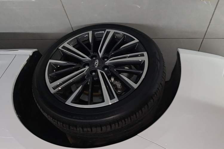 Used Chery Arrizo 8 2025 1.6T DCT Smart Left Front Wheel Hub
