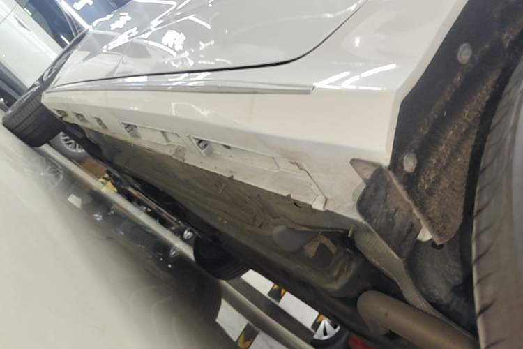 Used Chery Arrizo 8 2025 1.6T DCT Excellence Edition Left Side Sill