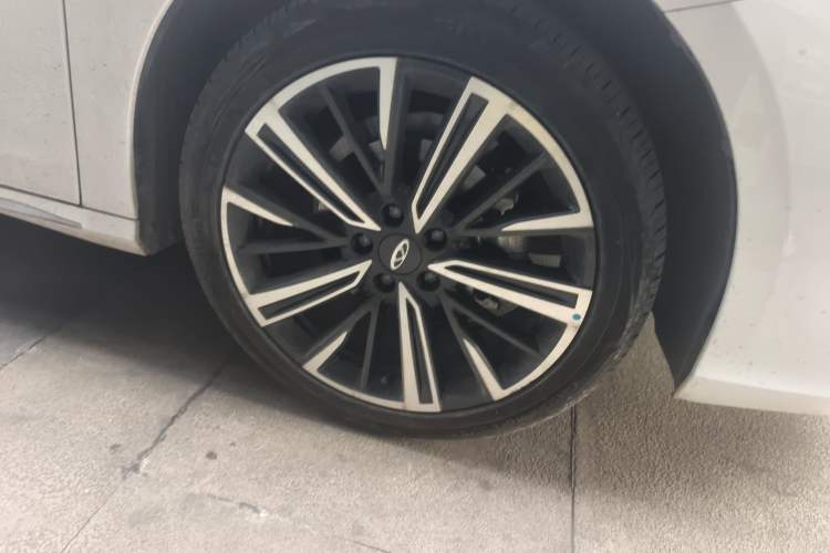 Used Chery Arrizo 8 2025 1.6T DCT Smart Right Front Wheel Hub