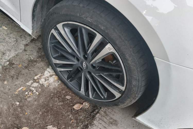 Used Chery Arrizo 8 2025 2.0T DCT Sport Right Front Wheel Hub