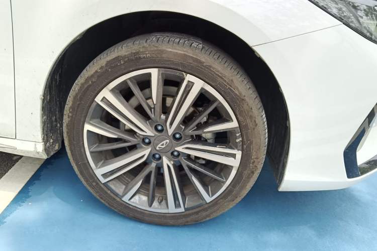 Used Chery Arrizo 8 2025 1.6T DCT Rui Right Front Wheel Hub