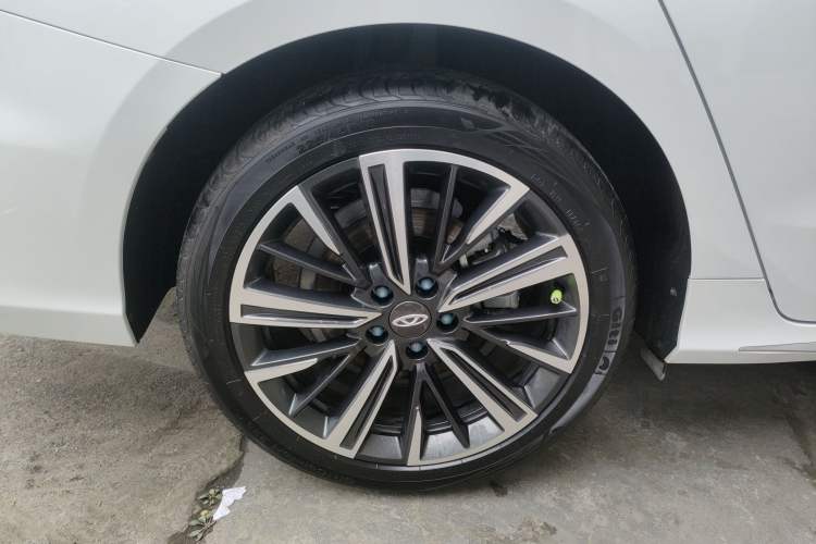 Used Chery Arrizo 8 2025 1.6T DCT Rui Right Rear Wheel Hub