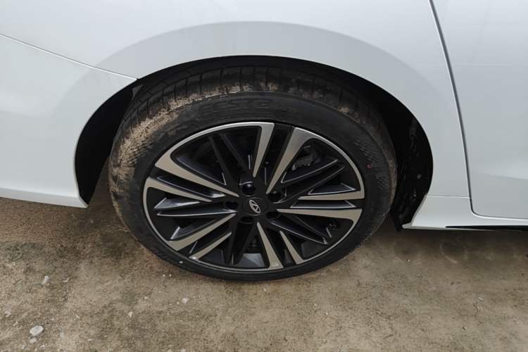 Used Chery Arrizo 8 2025 2.0T DCT Sport Right Rear Wheel Hub