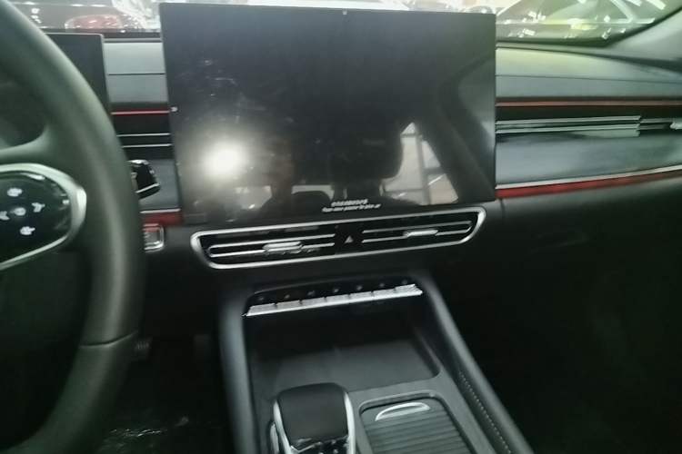 Used Chery Arrizo 8 PRO 2025 Pro 1.6T Luxury Model Audio And AC Panel