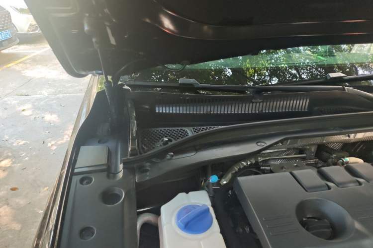 Used Chery Arrizo 8 PRO 2025 Pro 1.6T Luxury Model Engine Bay Right